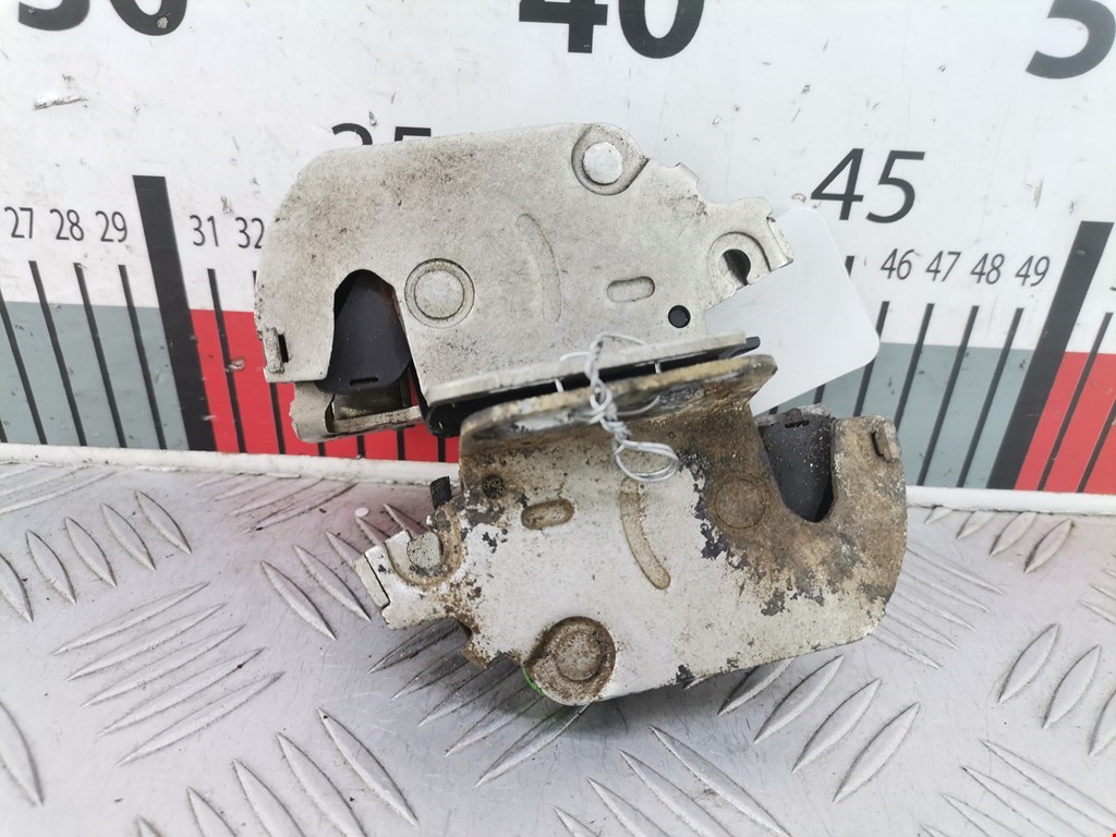 Замок двери распашной левой Mercedes Sprinter 2 (W906) (2006-2016)