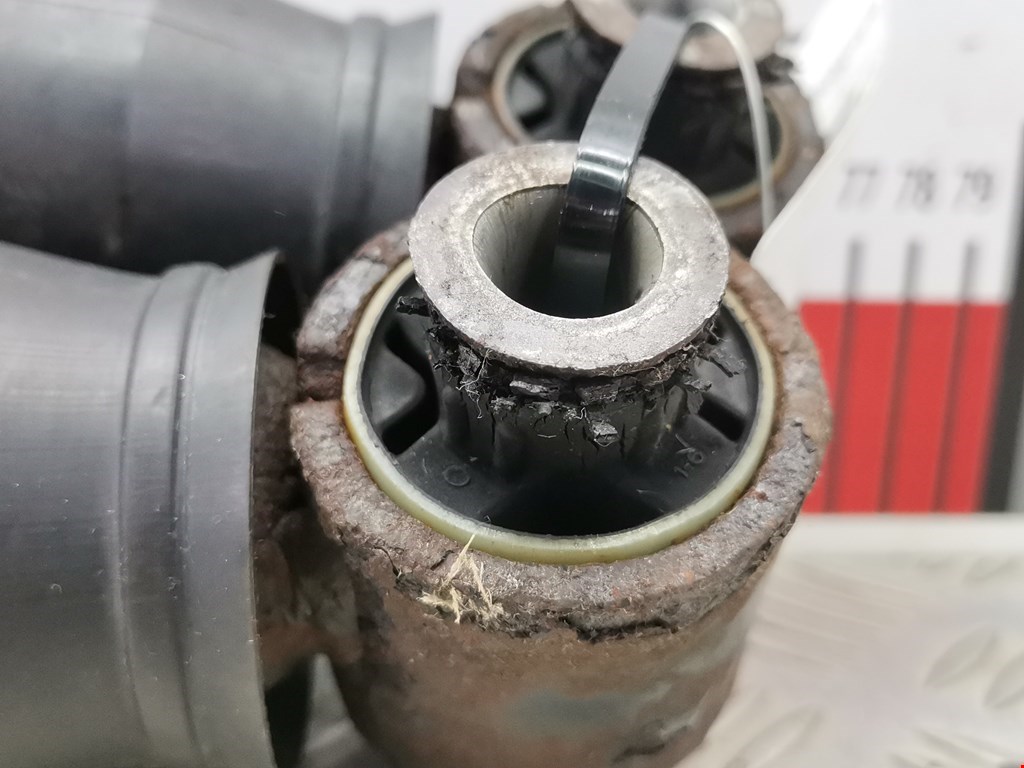 Амортизатор задний правый RENAULT Megane II 2002-2009