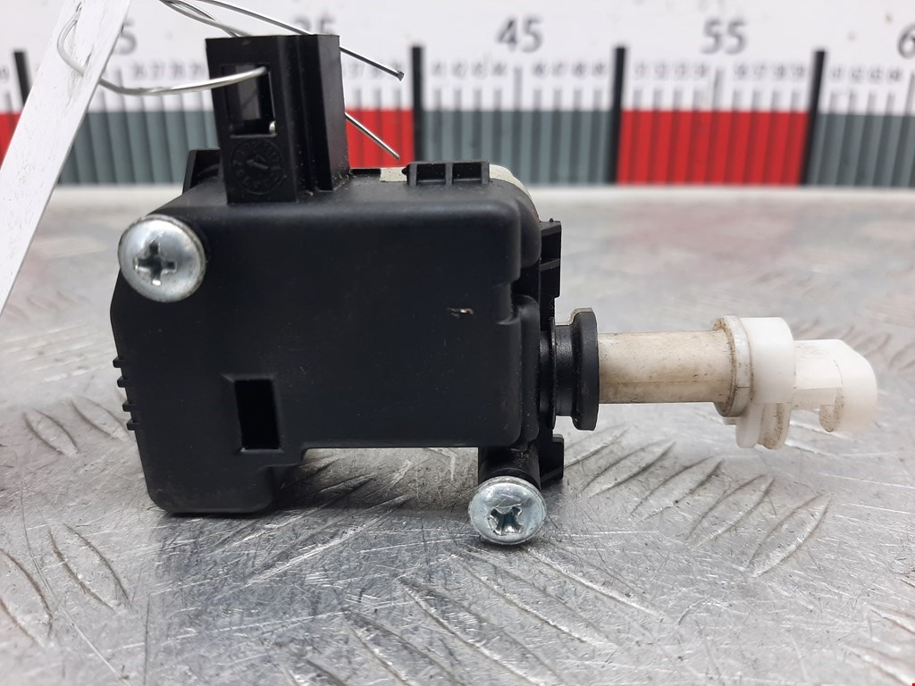 Активатор замка бензобака VOLKSWAGEN Touran 2003-2010