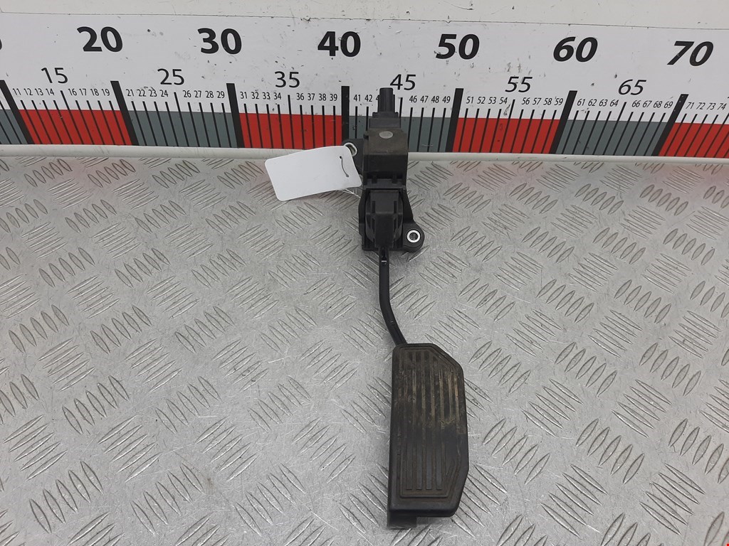 Педаль газа TOYOTA Avensis 2009-2015