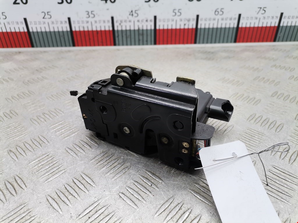 Замок двери передней правой VOLKSWAGEN Golf IV 1997-2003