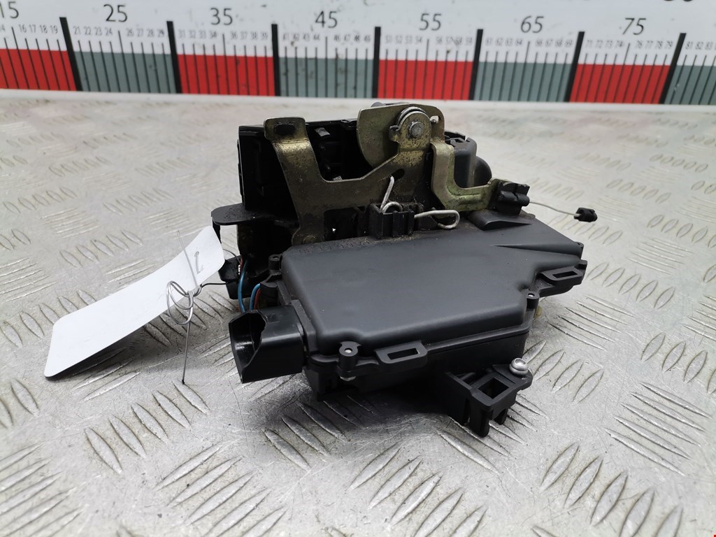 Замок двери передней правой VOLKSWAGEN Golf IV 1997-2003