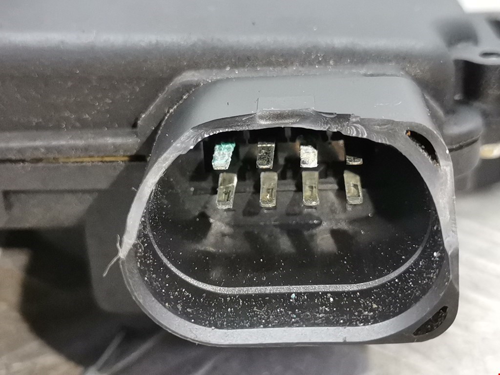 Замок двери передней правой VOLKSWAGEN Golf IV 1997-2003