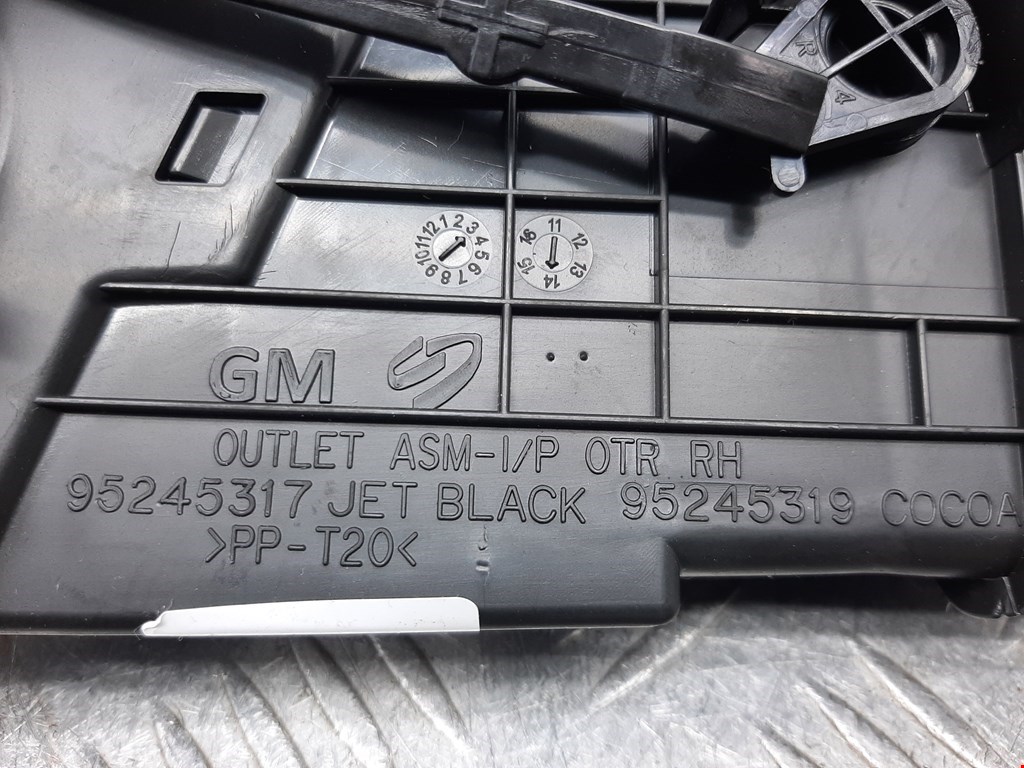 Дефлектор воздушный OPEL Mokka 2012-2019