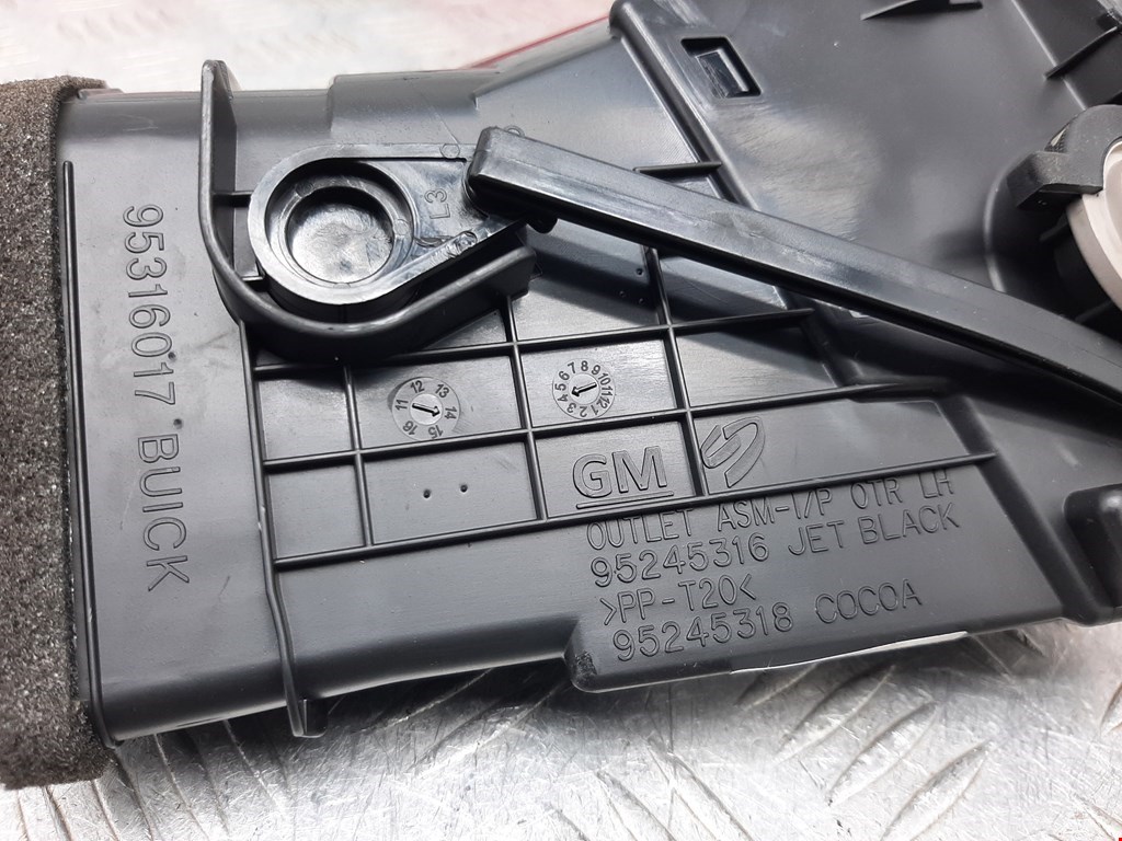 Дефлектор воздушный OPEL Mokka 2012-2019