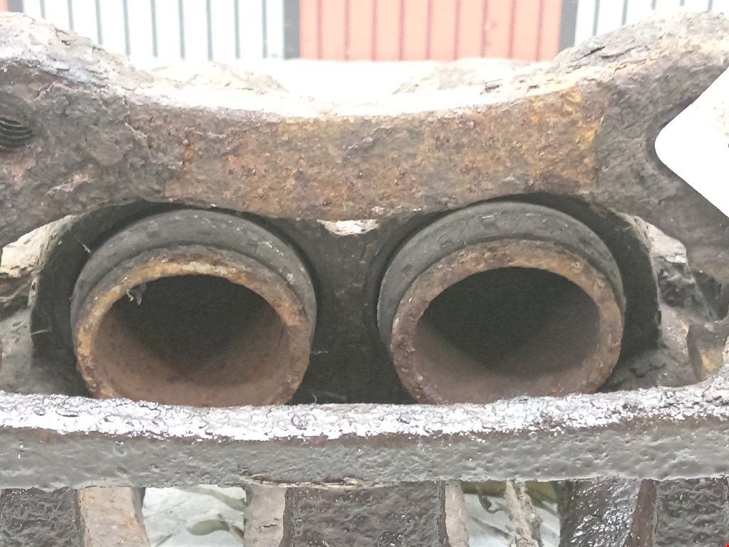 Суппорт передний правый FORD Transit 2000-2006