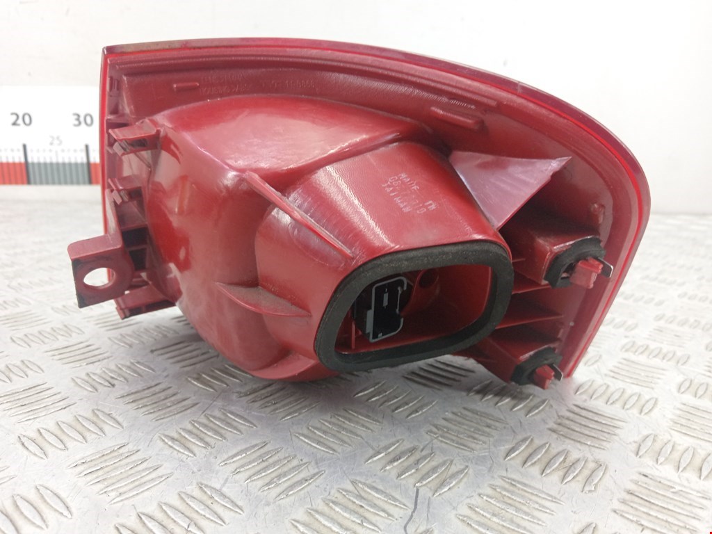 Фонарь задний левый VOLKSWAGEN Passat B6 2005-2011