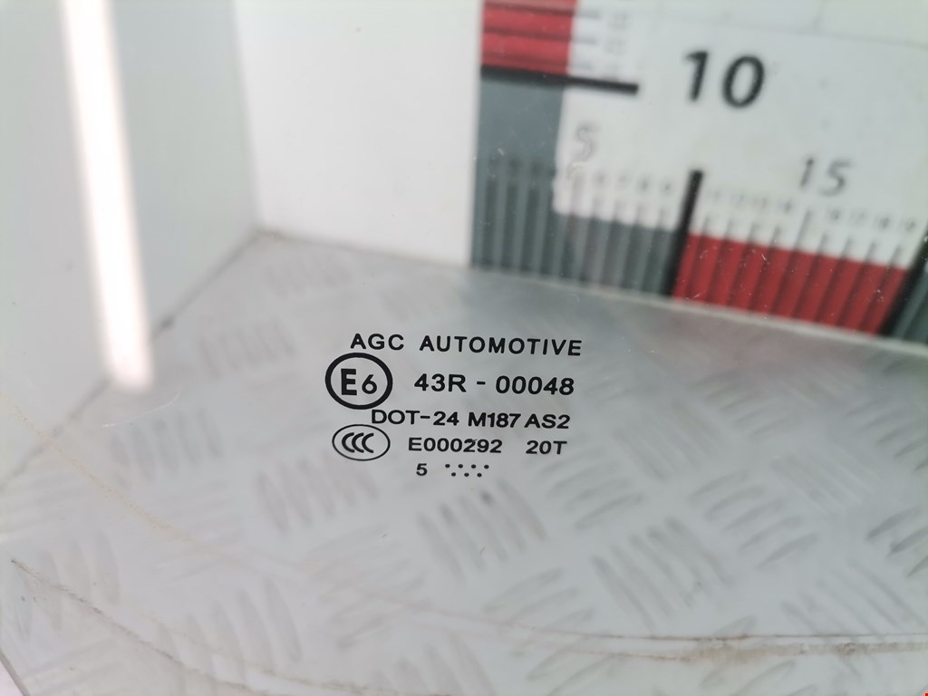 Стекло двери переднее правое TOYOTA ProAce 2013-2016