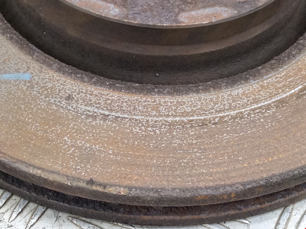 Диск тормозной передний TOYOTA Avensis 2009-2015