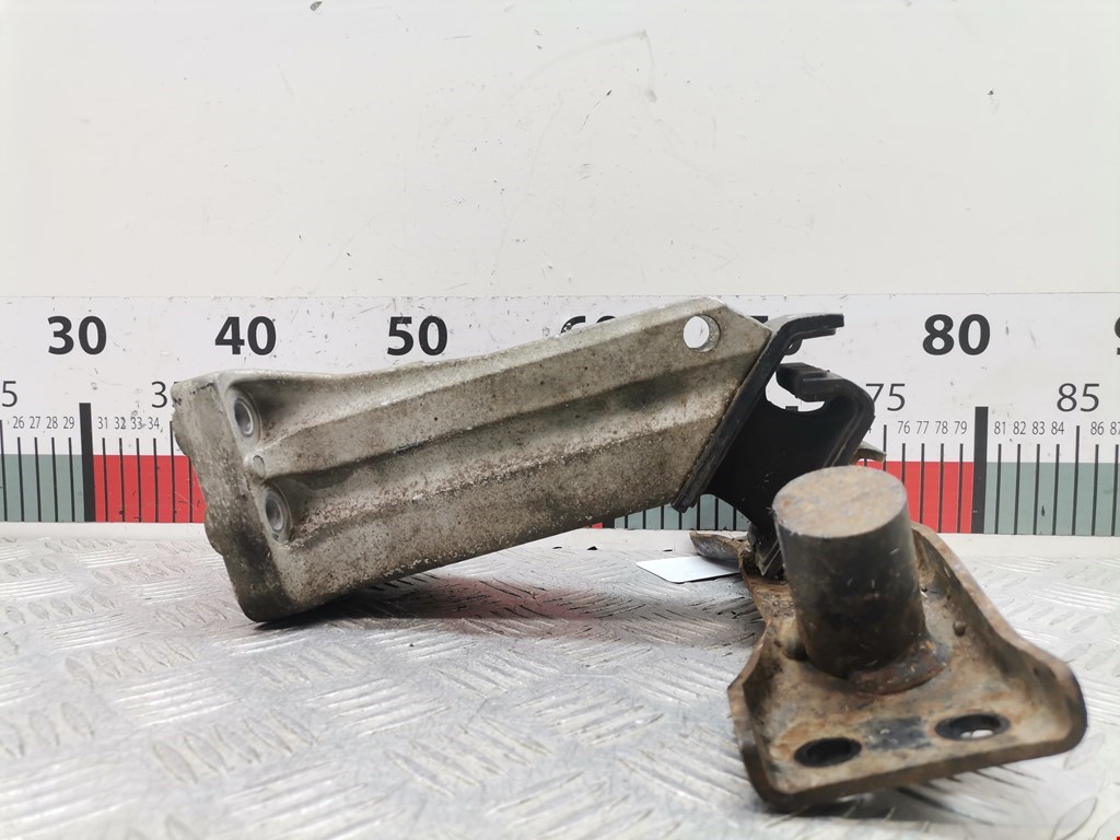 Кронштейн (крепление лапа) двигателя Mitsubishi Pajero Pinin (1998-2006)