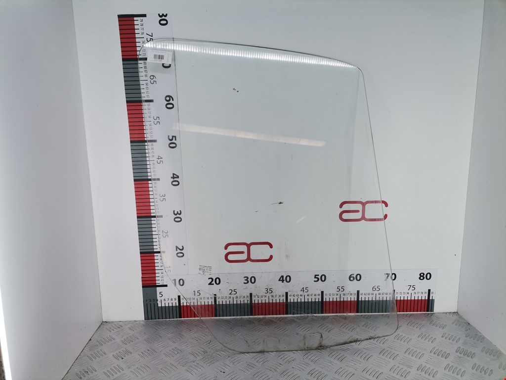 Стекло двери передней правой Mercedes Sprinter 2 (W906) (2006-2016)