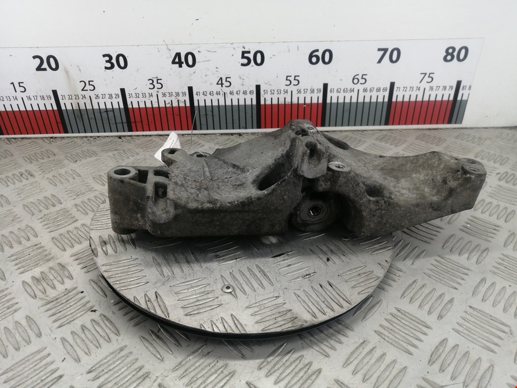 Кронштейн генератора RENAULT Megane II 2002-2009