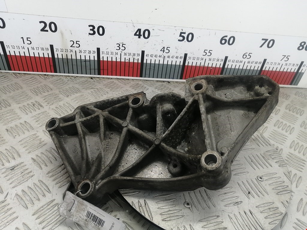 Кронштейн генератора RENAULT Megane II 2002-2009