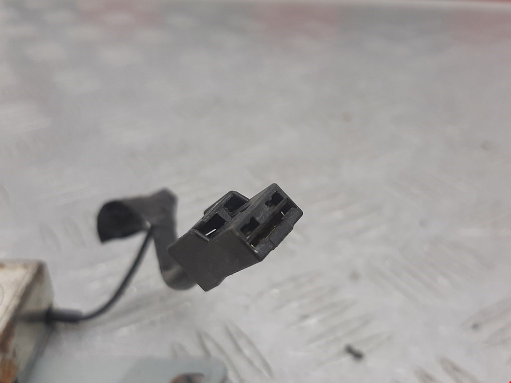 Усилитель антенны SUBARU Forester II 2002-2008