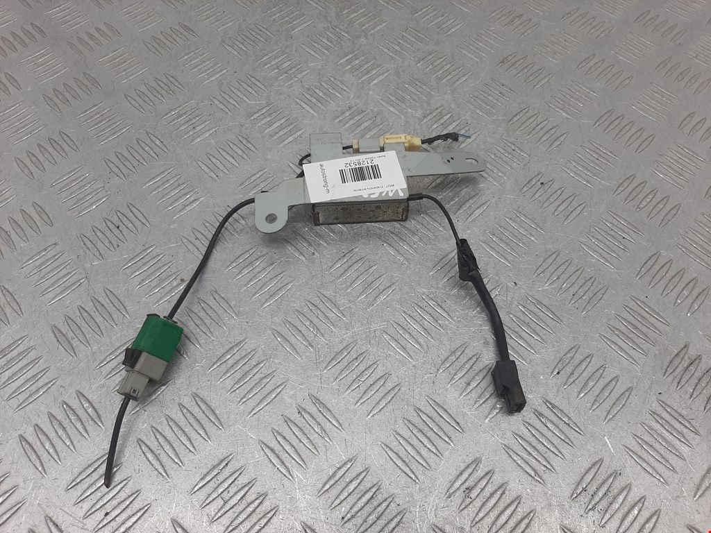 Усилитель антенны SUBARU Forester II 2002-2008