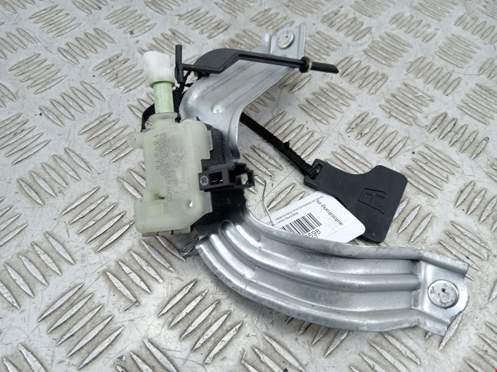 Активатор замка бензобака TOYOTA Avensis 2009-2015