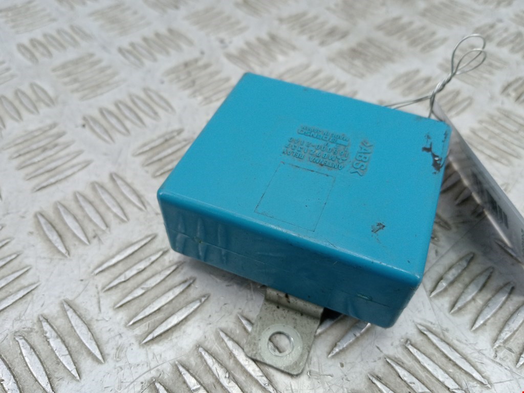 Усилитель антенны MITSUBISHI Pajero II 1990-2004