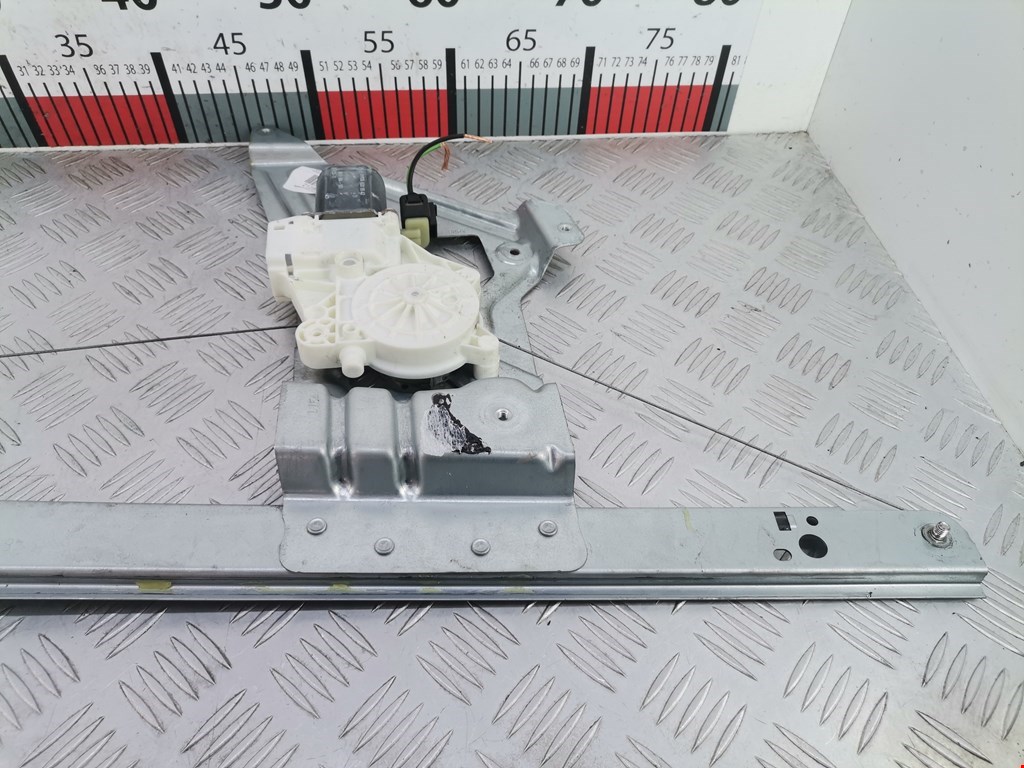 Стеклоподъемник передний правый MERCEDES-BENZ Sprinter 906 2006-2018