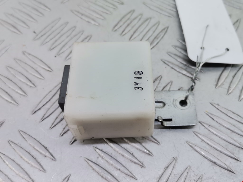 Реле Honda CR-V 2 (2001-2006)