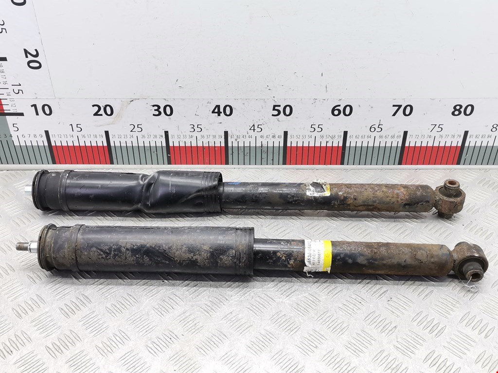 Амортизатор задний левый TOYOTA Avensis 2009-2015