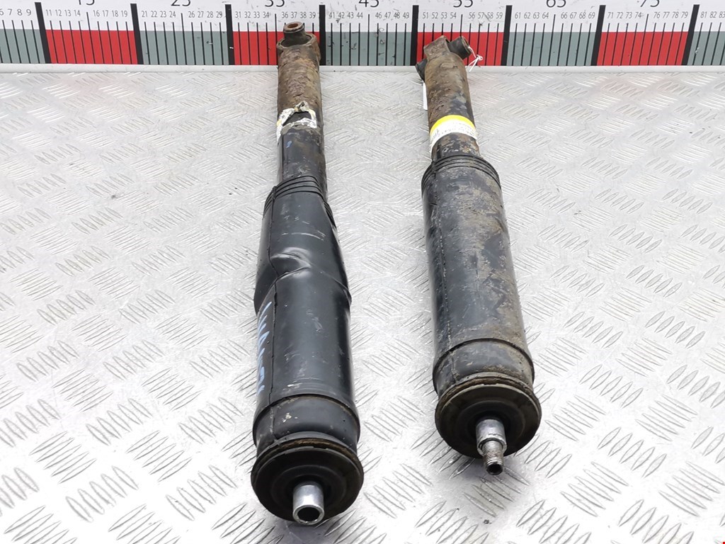 Амортизатор задний левый TOYOTA Avensis 2009-2015