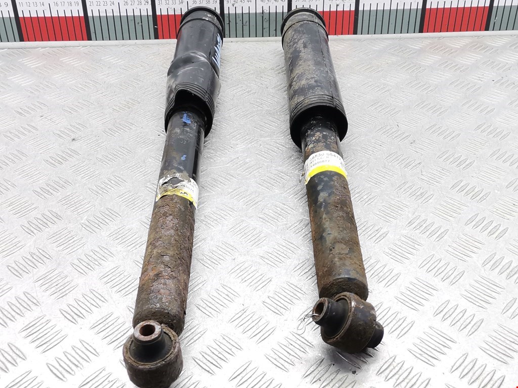 Амортизатор задний левый TOYOTA Avensis 2009-2015