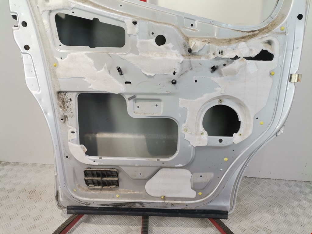 Дверь передняя левая OPEL Vivaro A 2001-2014