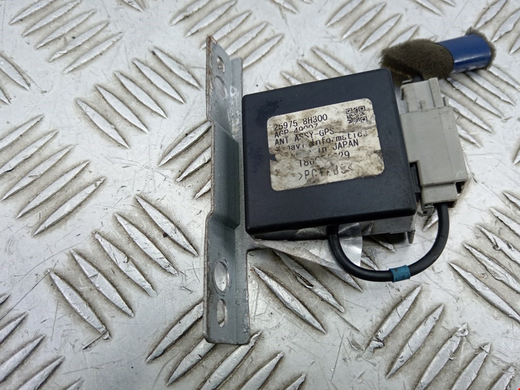 Усилитель антенны NISSAN X-Trail T30 2000-2007