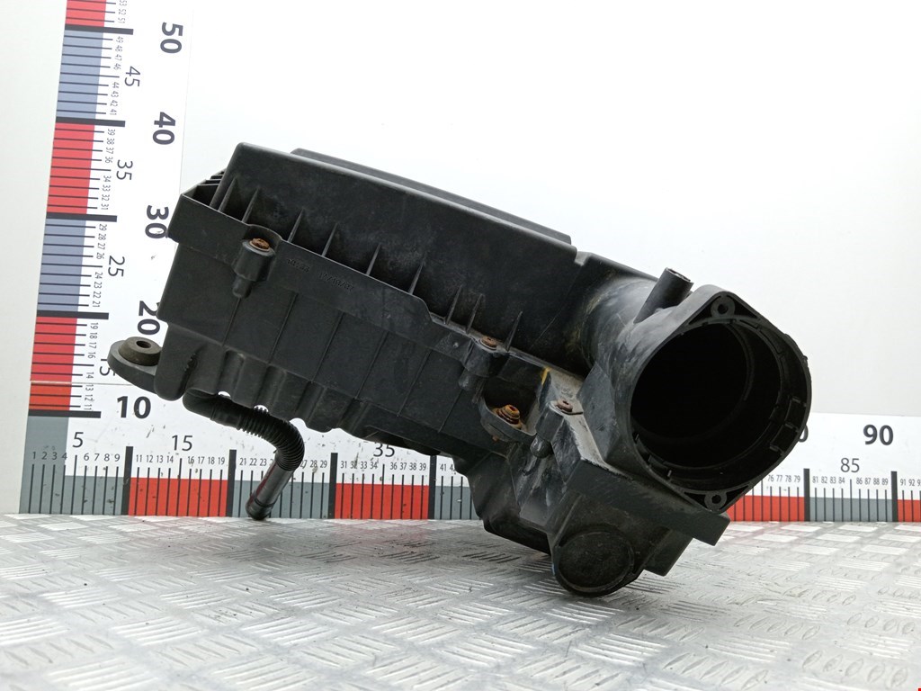 Корпус воздушного фильтра VOLKSWAGEN Touran 2003-2010