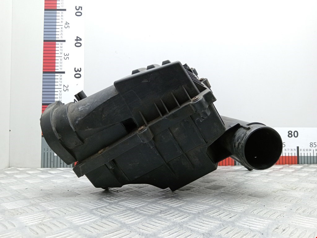 Корпус воздушного фильтра VOLKSWAGEN Touran 2003-2010