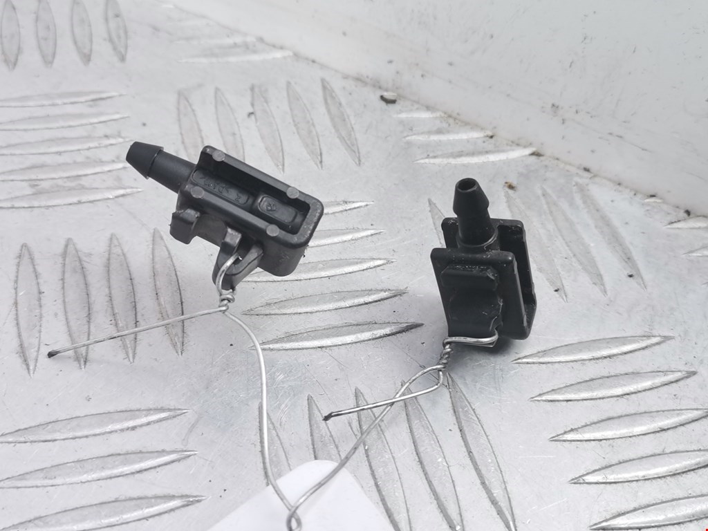 Форсунка омывателя лобового стекла RENAULT Megane II 2002-2009