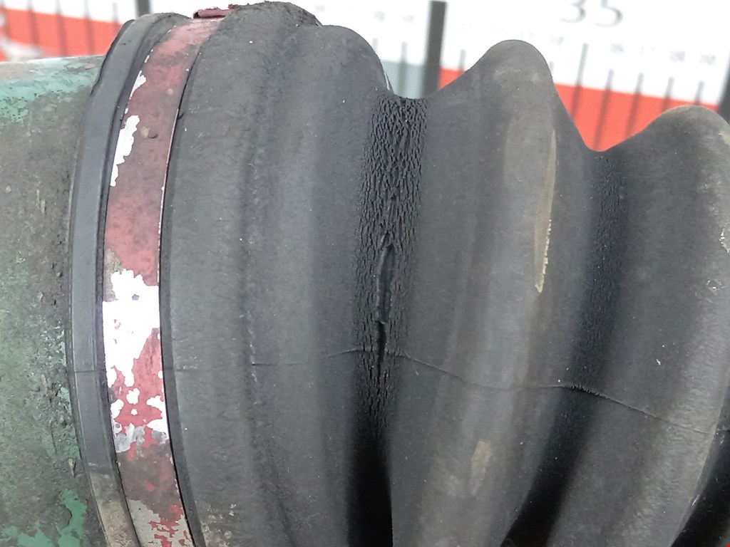 Полуось (привод, приводной вал) передняя правая SUBARU Legacy 1998-2004