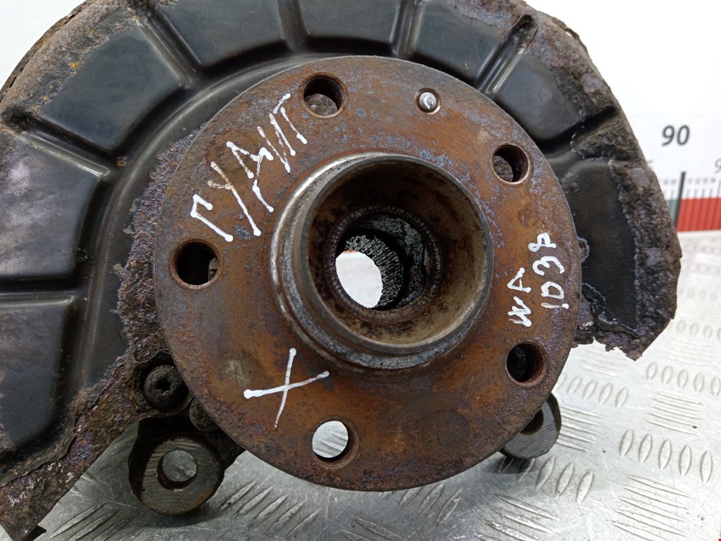 Ступица передняя левая VOLKSWAGEN Touran 2003-2010
