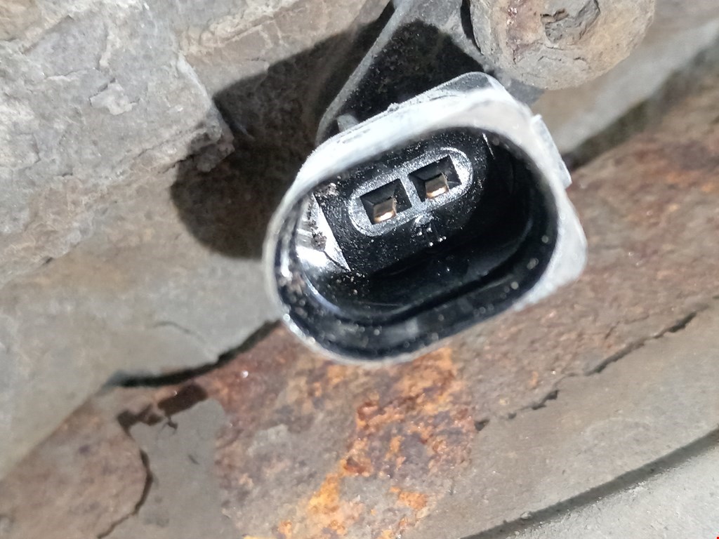 Ступица передняя левая VOLKSWAGEN Touran 2003-2010