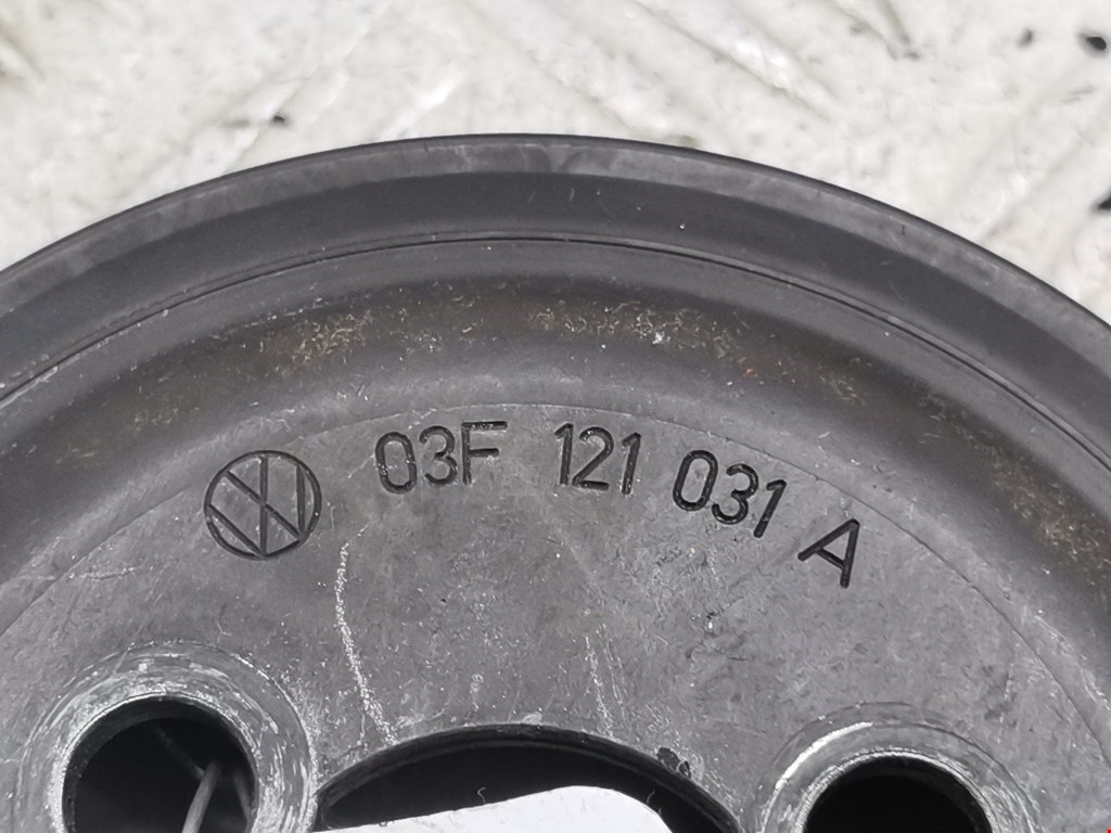 Шкив водяного насоса (помпы) VOLKSWAGEN Golf VI 2009-2012