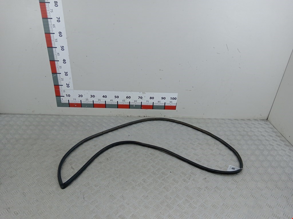 Уплотнитель двери FORD Fusion 2002-2012