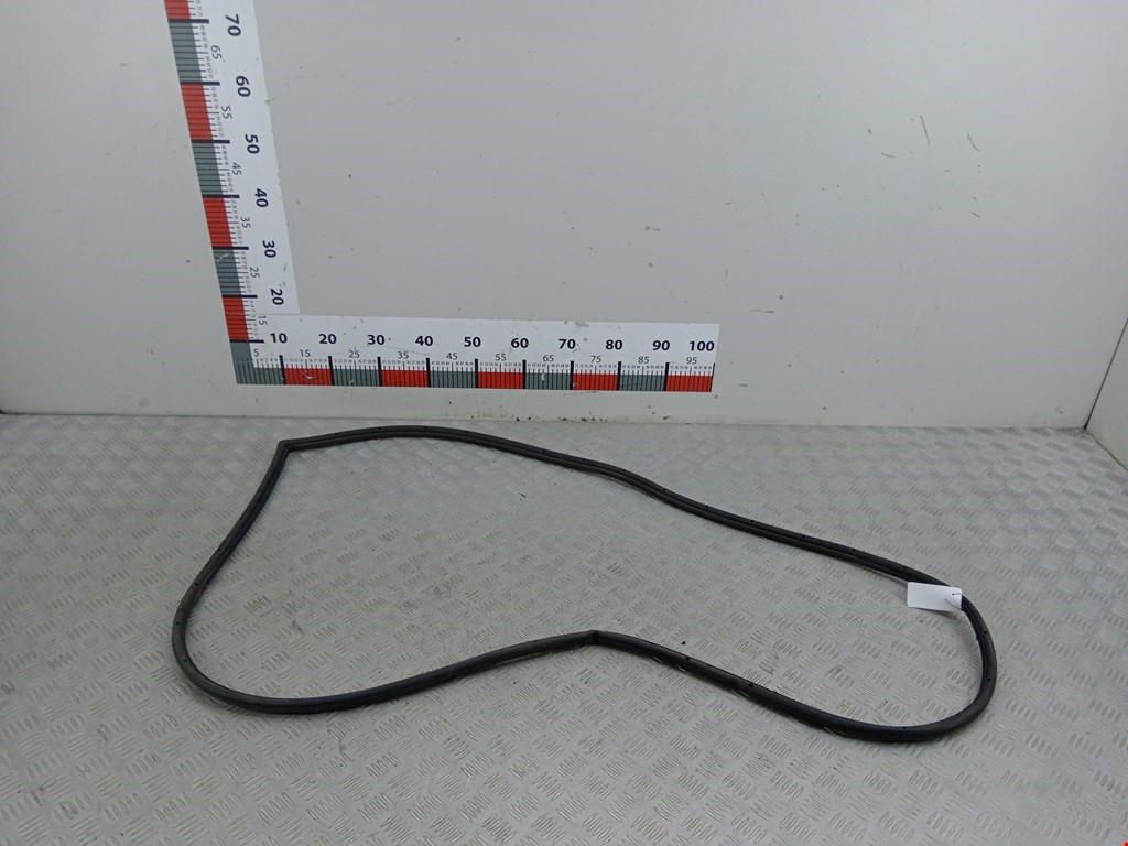 Уплотнитель двери FORD Fusion 2002-2012