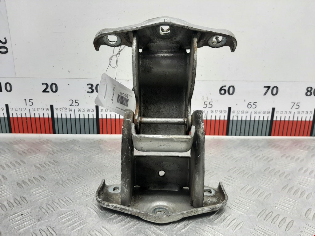 Петля двери распашной Opel Vivaro A (2001-2014)