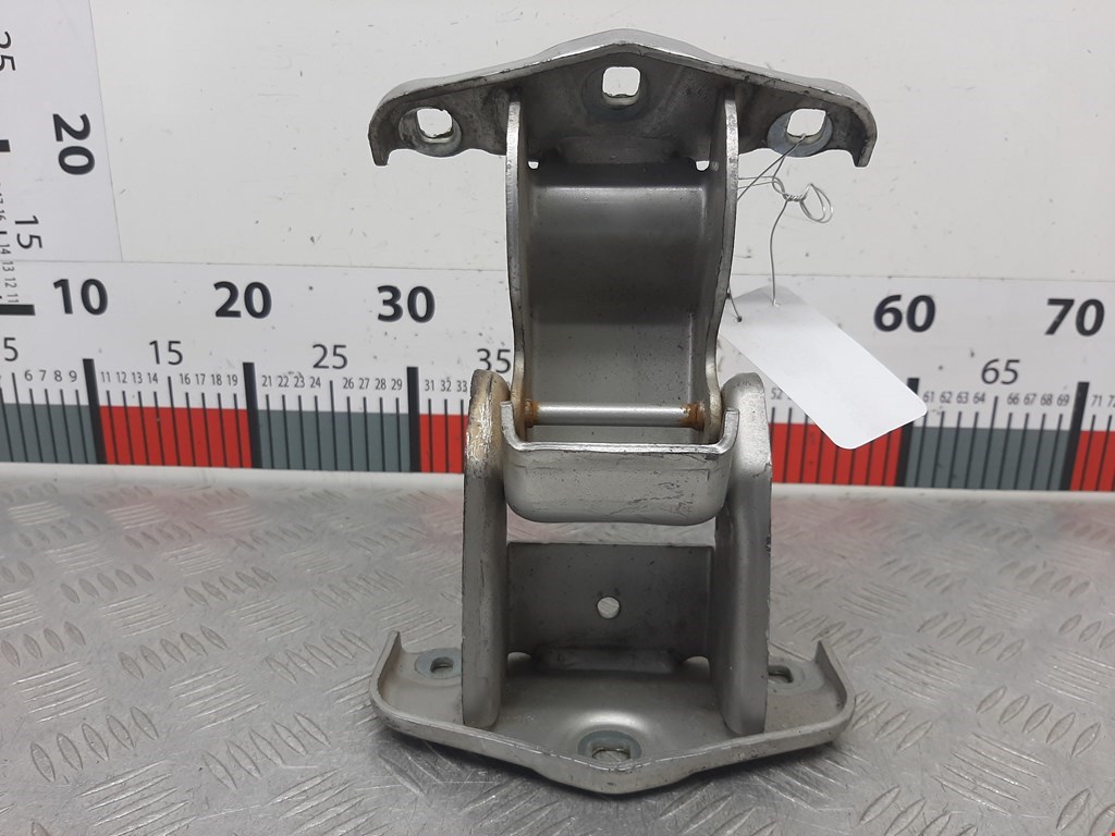 Петля двери распашной Opel Vivaro A (2001-2014)