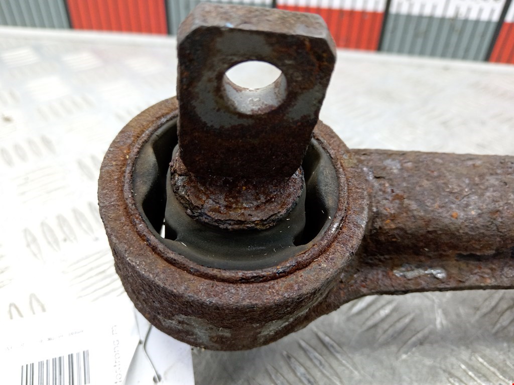 Рычаг задний правый TOYOTA Avensis 2009-2015