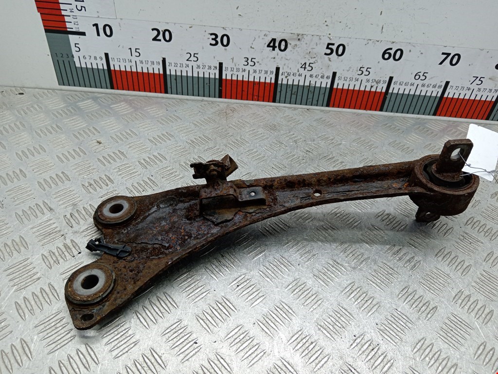 Рычаг задний правый TOYOTA Avensis 2009-2015