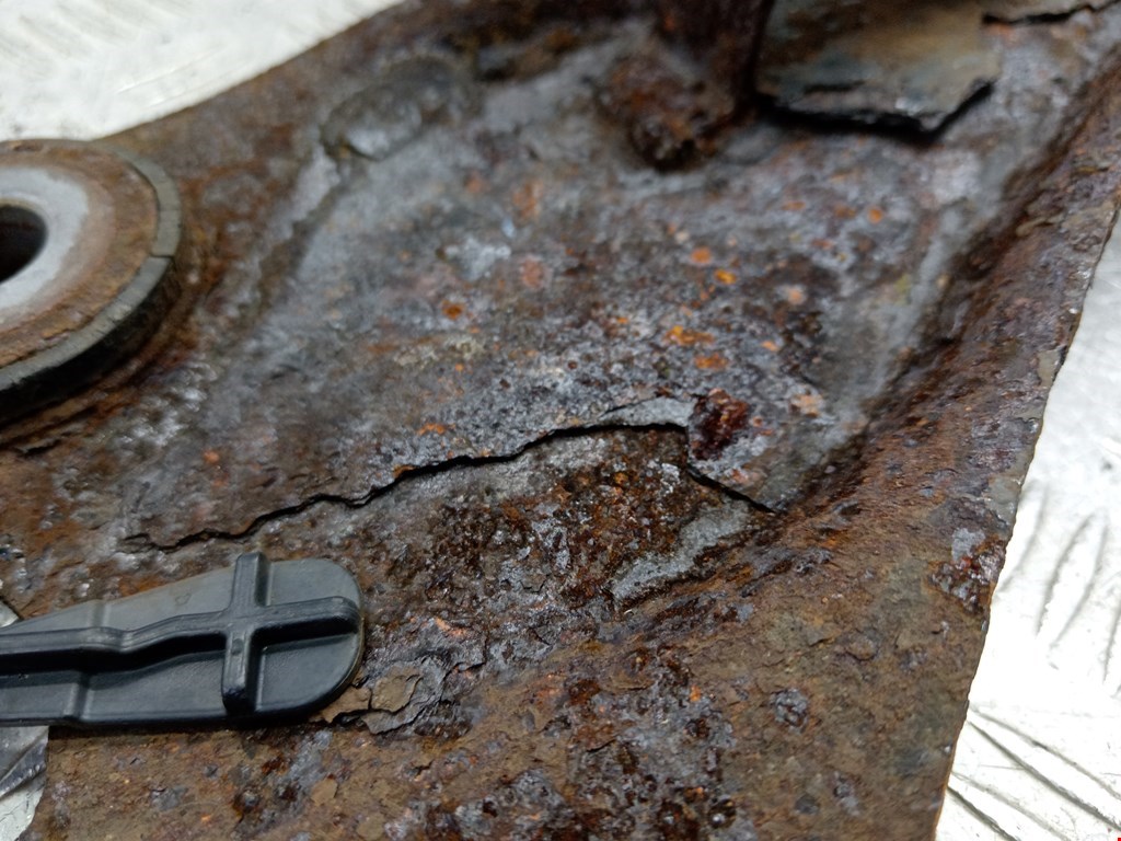 Рычаг задний правый TOYOTA Avensis 2009-2015