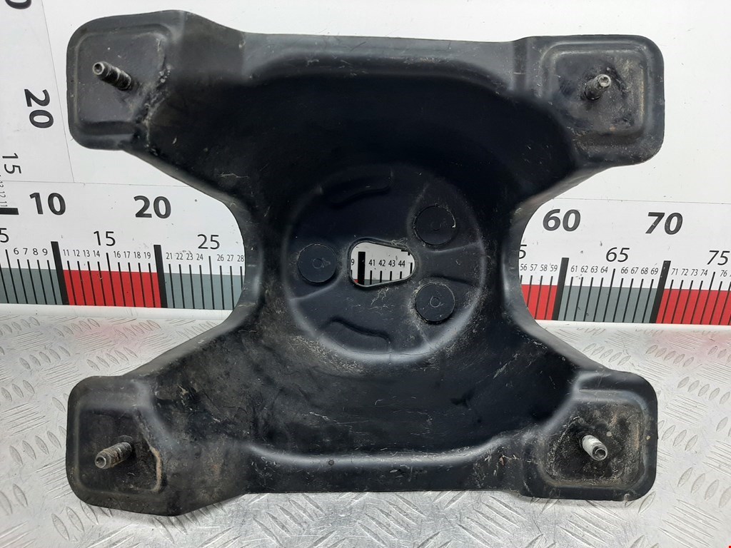 Кронштейн крепления запасного колеса HONDA CR-V II 2002-2007