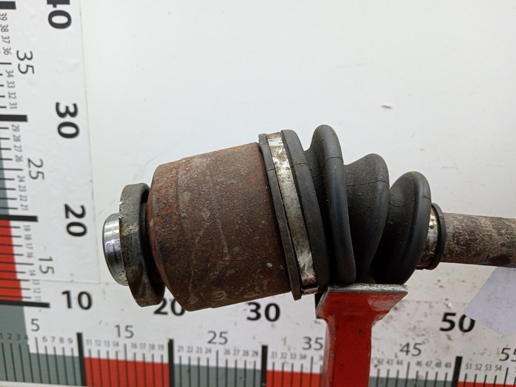 Полуось (привод, приводной вал) передняя правая KIA Sportage II 2004-2010