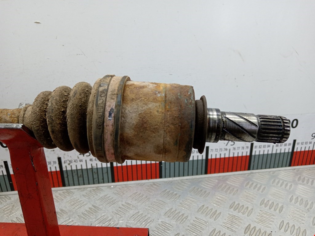 Полуось (привод, приводной вал) передняя правая SUBARU Forester II 2002-2008