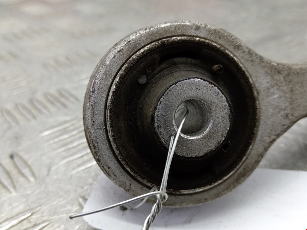 Рычаг передний правый AUDI A6 C5 1997-2004