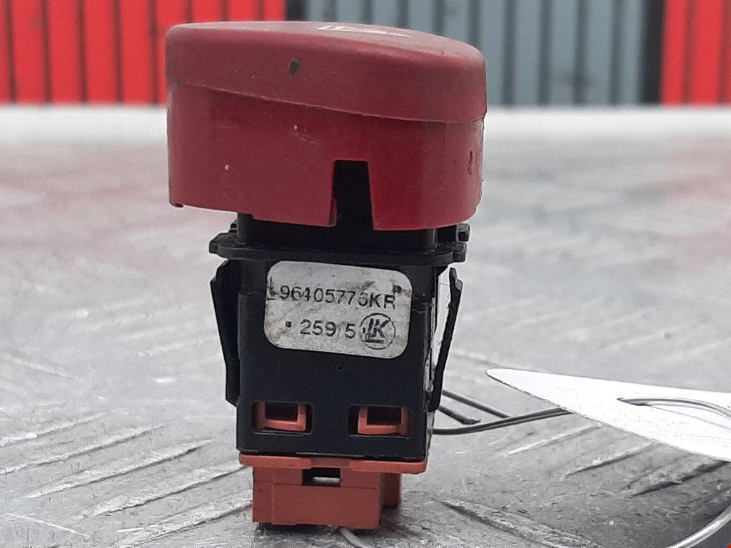 Кнопка аварийной сигнализации (аварийки) CITROEN C 2 2003-2008