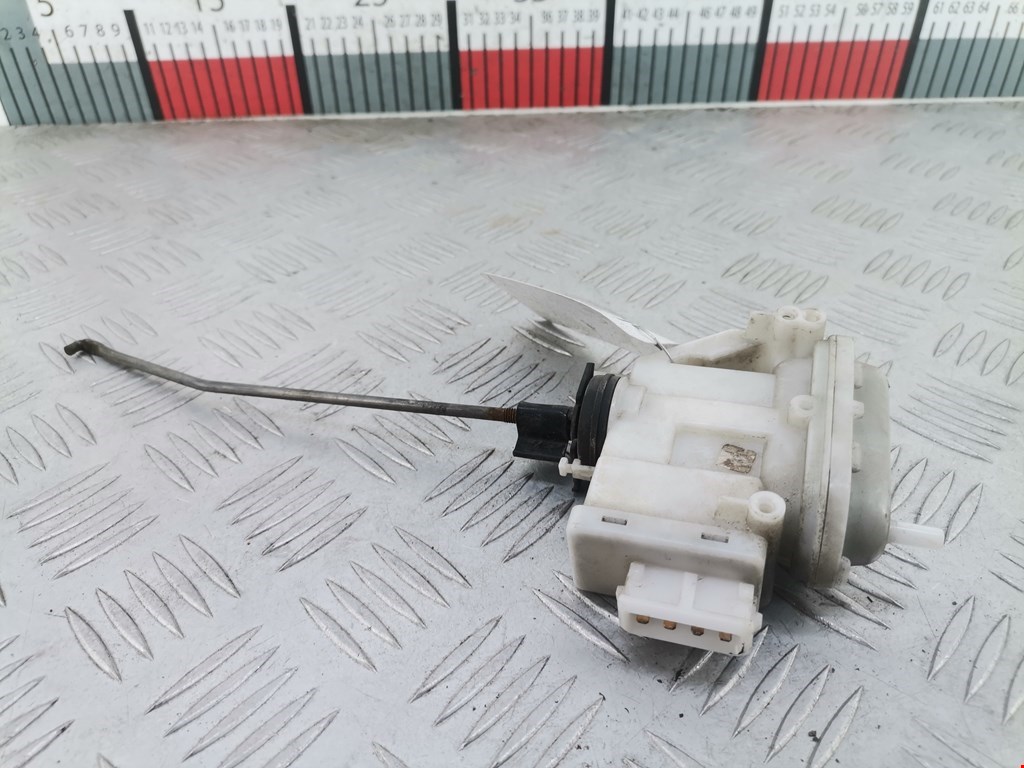 Активатор замка двери VOLKSWAGEN Passat B3 1988-1993