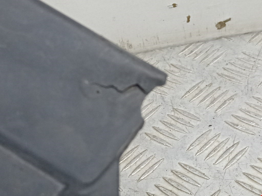 Локер (подкрылок) передний левый OPEL Vivaro A 2001-2014