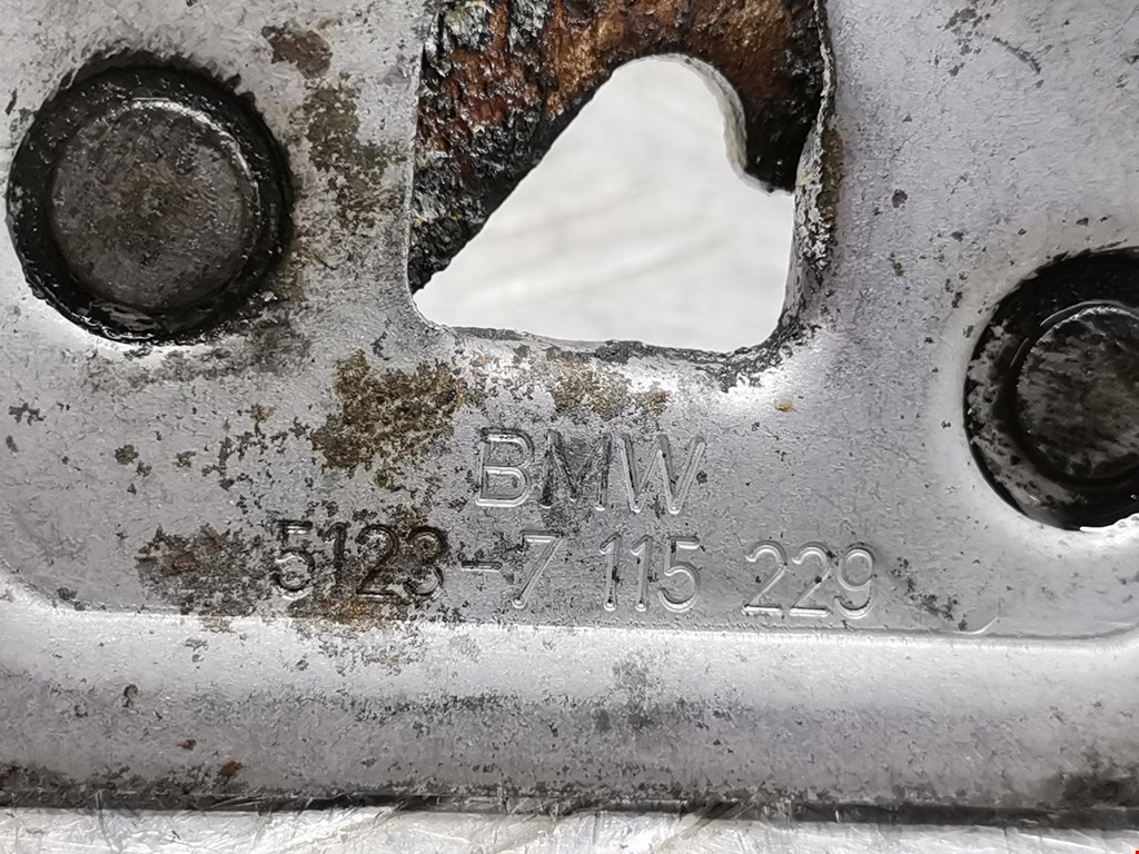 Замок капота BMW X3 E83 2003-2010